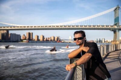 1-hour Photoshoot in Iconic Locations