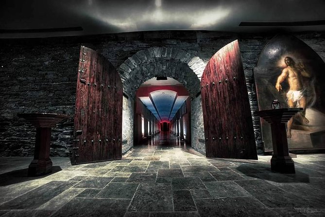 New York Catacombs by Candlelight - What You Actually Visit Beneath Mulberry Street