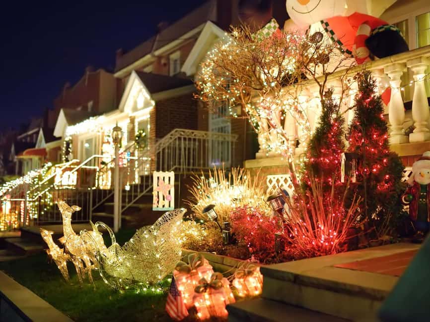New York Christmas Lights Tour by BUS - Why Dyker Heights is worth the trip