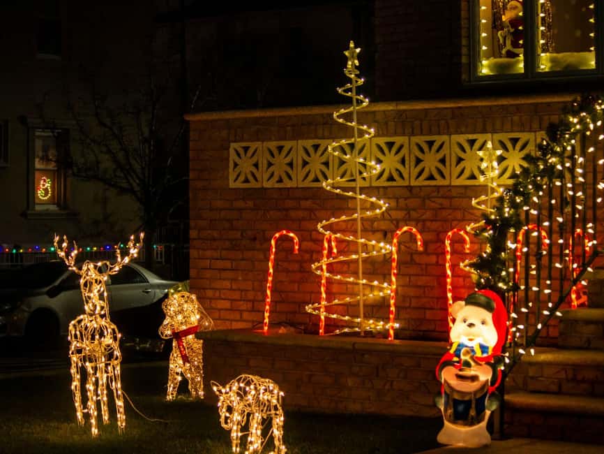 New York Christmas Lights Tour by BUS - Walking through Dyker Heights after dark