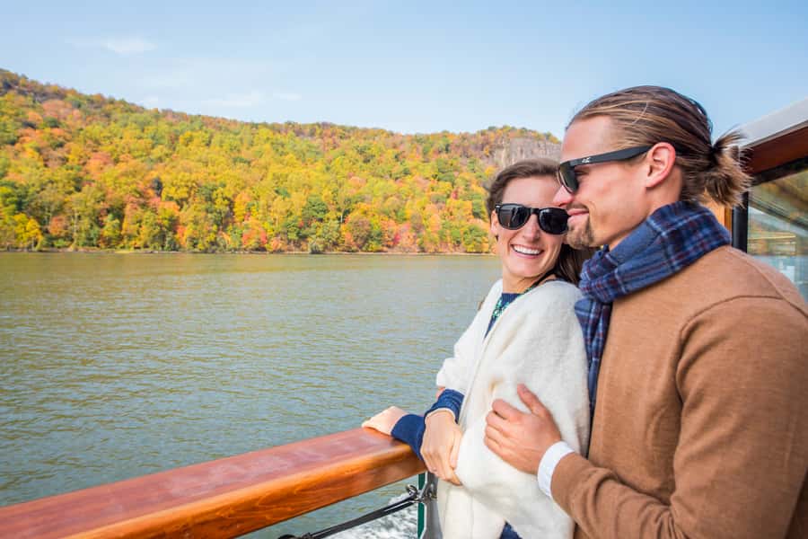 New York City: Afternoon Fall Foliage Lunch Cruise - Leaving Chelsea for the Hudson River