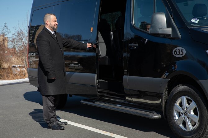 New York City Airport Arrival Transfer by Sprinter LGA JFK EWR - Communication can make or break the arrival