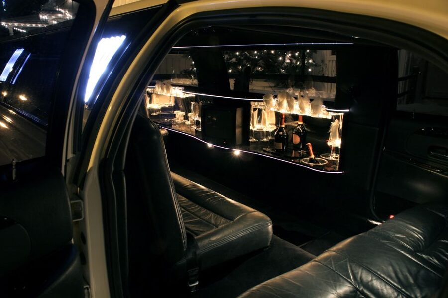 New York City Airports Luxury Arrival or Departure Transfers - Who should book this transfer?