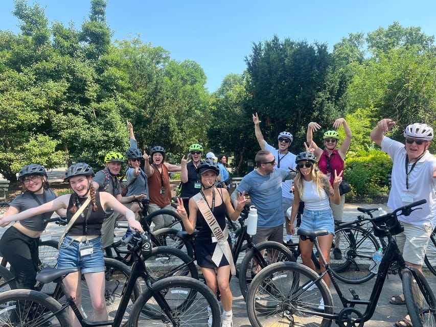 New York City: Bike Rentals - Chelsea Stops: Art, Food, and the Intrepid