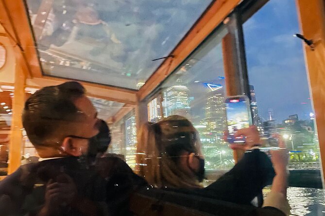New York City Bright Lights Skyline Cruise on Yacht - What to expect near the Brooklyn Bridge