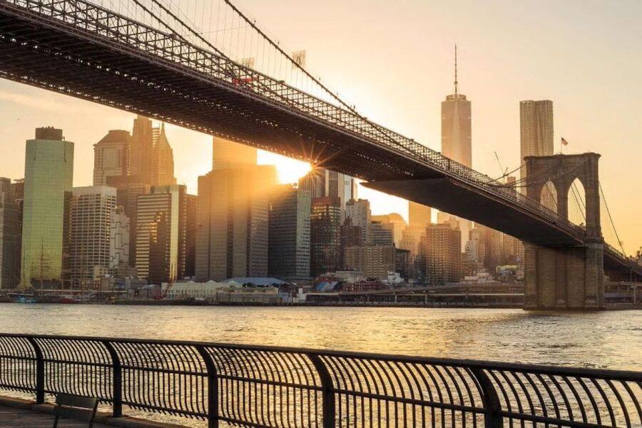 New York City: Brooklyn Bridge and Dumbo Walking Tour - Why the Brooklyn Bridge crossing matters