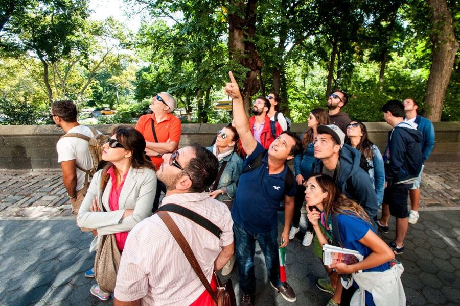 New York City: Bus Tour from Manhattan - Flatiron Building and the walk into Chinatown