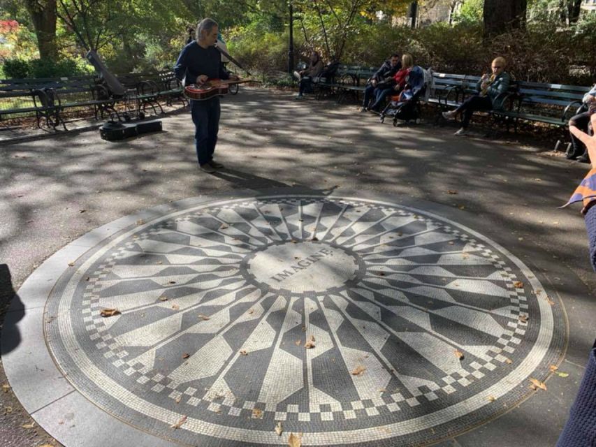 New York City: Central Park Highlights Walking Tour - Gapstow Bridge, The Pond, and the southeastern corner