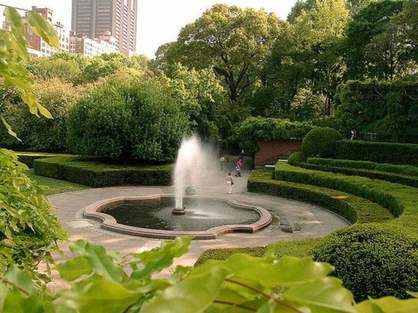 New York City : Central Park Walking Tour With A Guide - Central Park’s history, explained at street level