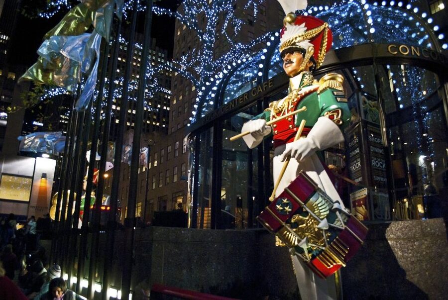 New York City: Christmas Holiday Tour of Manhattan - Who should book this $25 tour