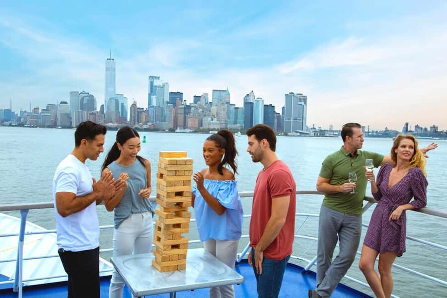 New York City: City Cruises Alive After Five Cocktail Cruise - Who will enjoy the Alive After Five format