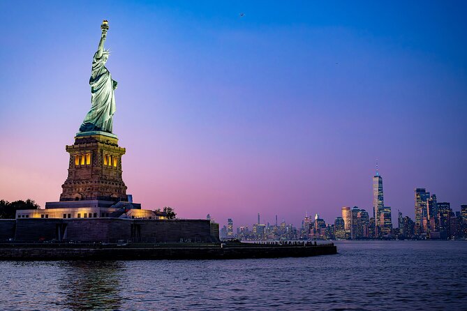 New York City Dinner Cruise on Luxury Yacht with Live Music - Boarding at Pier 36 at 7 p.m.
