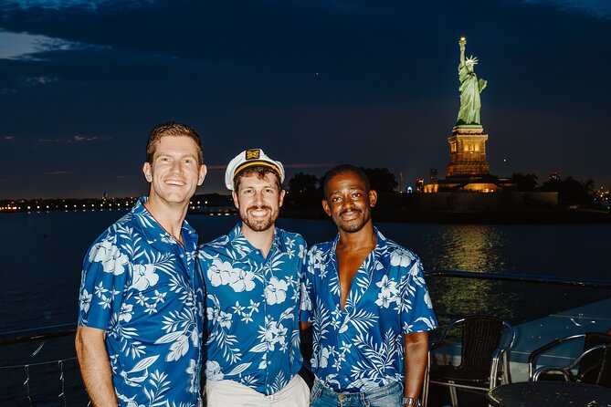 New York City Dinner Cruise on Luxury Yacht with Live Music - Brooklyn Bridge Park and the return toward the city