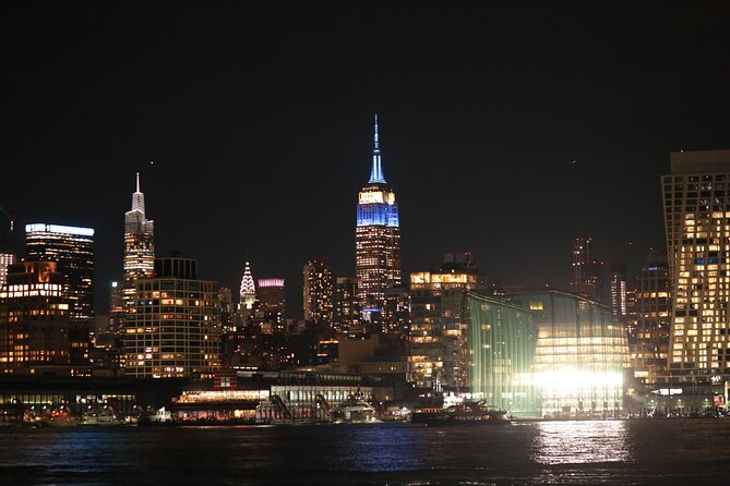 New York City Dinner Cruise on Luxury Yacht with Live Music - What $175 per person really buys