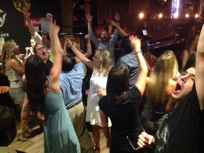 New York City: Dueling Pianos Show - The quality can vary between the two performers