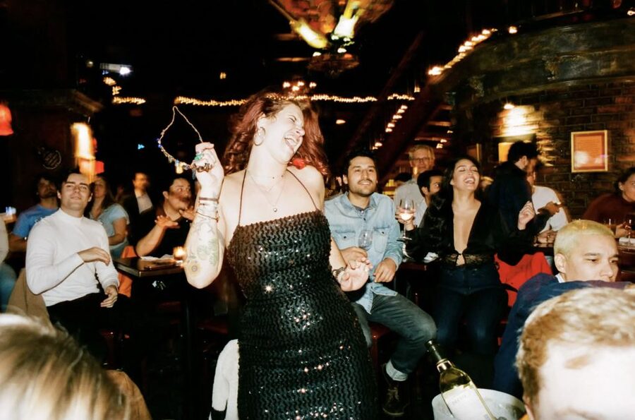 New York City: Dueling Pianos Show - Practical details that can shape your night