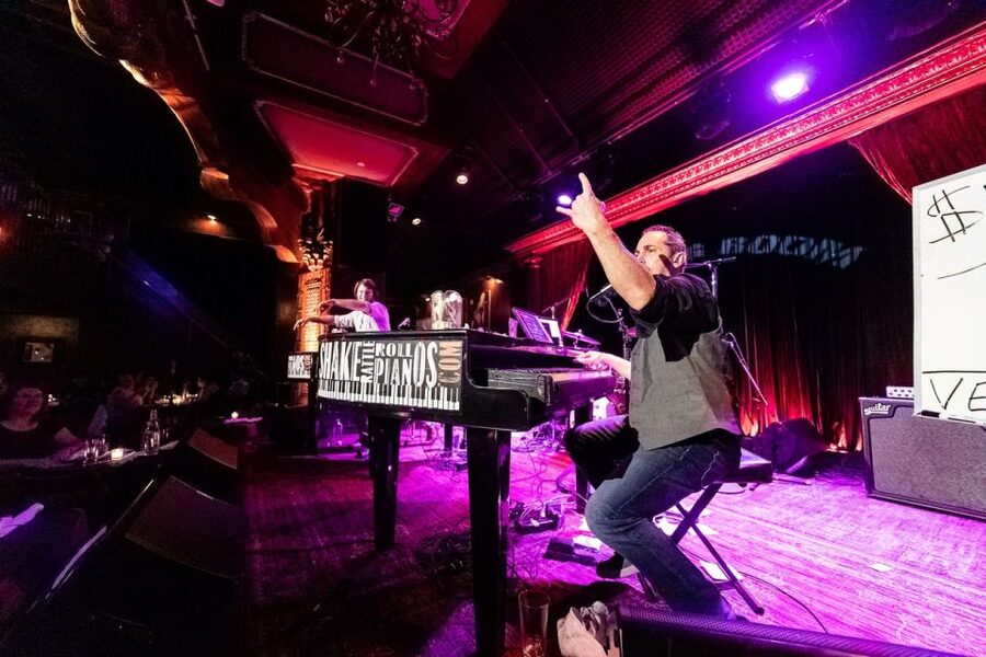 New York City: Dueling Pianos Show - Small tips for getting more from the performance