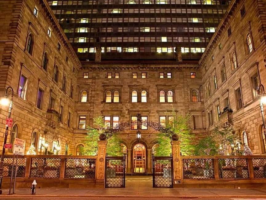 New York City: Gossip Girl Private Tour in Manhattan - The Museum of the City of New York and the final return