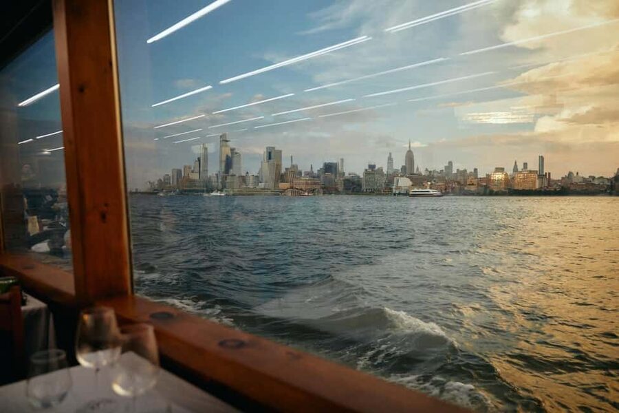 New York City: Gourmet Dinner Cruise with Live Music - Who will enjoy this cruise most?