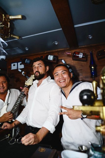 New York City: Gourmet Dinner Cruise with Live Music - Brooklyn Bridge Park and the return to Pier 36