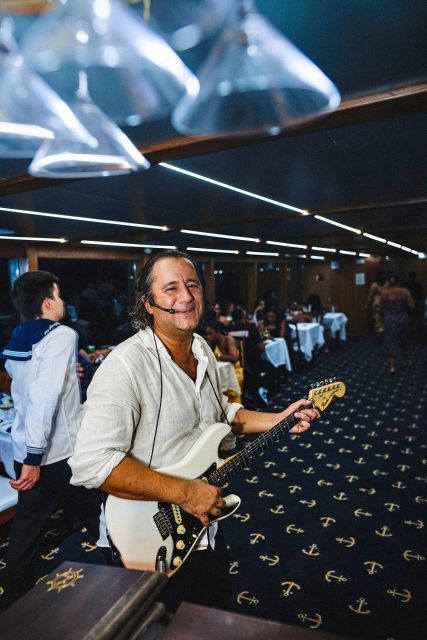 New York City: Gourmet Dinner Cruise with Live Music - Dinner at your own table