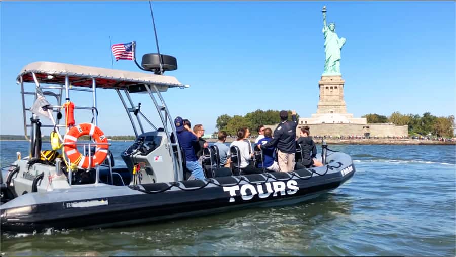 New York City: Harbor Speedboat Tour - Guides, narration, and the small-boat feel