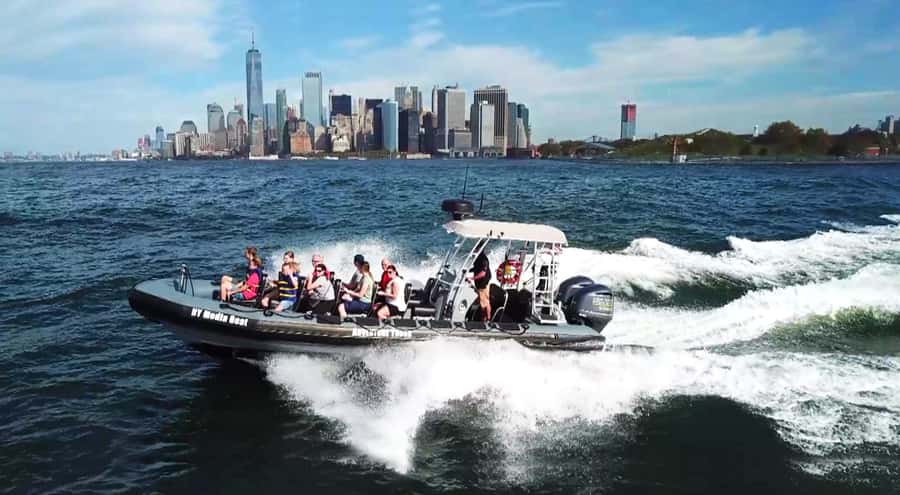 New York City: Harbor Speedboat Tour - Along the Brooklyn waterfront