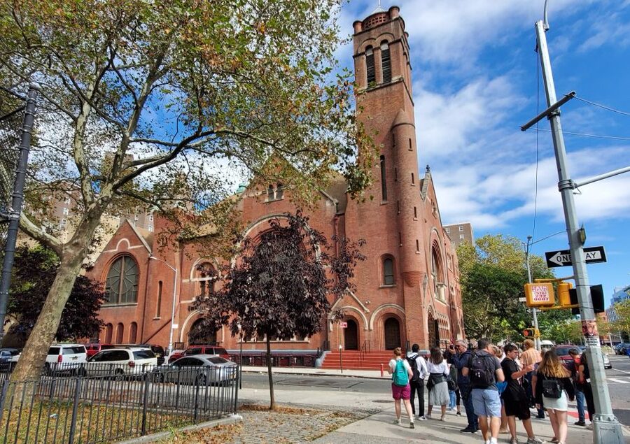 New York City: Harlem Gospel Experience Walking Tour - The local church service: worship, not a stage show
