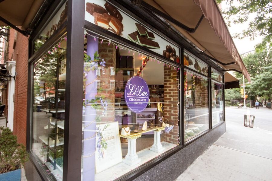 New York City: High Line and Greenwich Village Combo Tour - Greenwich Village by cobblestone and corner café