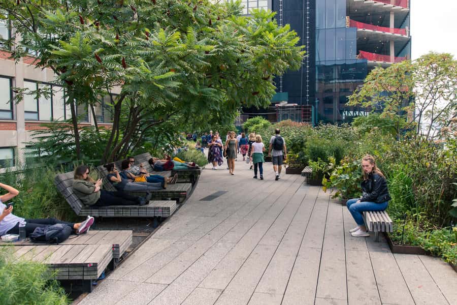New York City: High Line Walking Tour - Chelsea and the Meatpacking District from above