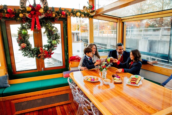 New York City Holiday Brunch Cruise on Classic Boat - Why this cruise works for a holiday morning
