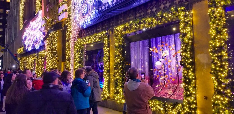 New York City: Holiday Lights Extravaganza Walking Tour - Key points at a glance