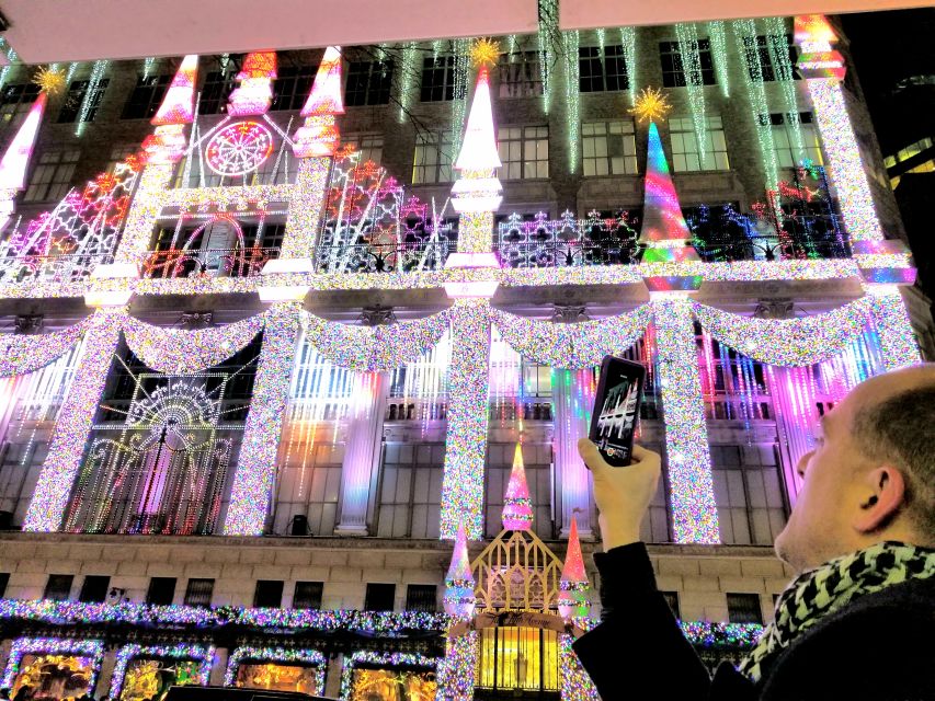 New York City: Holiday Lights Extravaganza Walking Tour - Why this four-hour holiday walk works