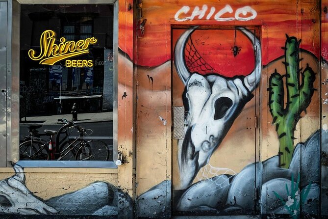 New York City Mafia and Local Food Tour led by NYPD Guides - Why this walk feels different from a standard food tour