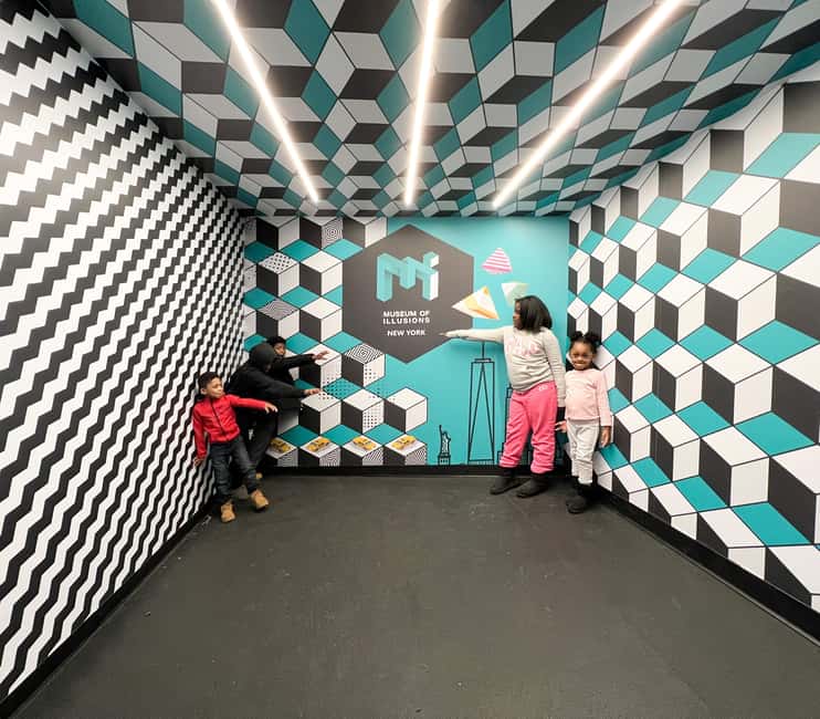 New York City: Museum of Illusions Entry Ticket - Why the science matters