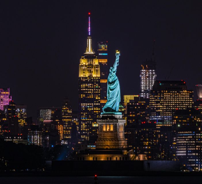 New York City Night Skyline Tour by Helicopter - The first skyline views: Newark and the Meadowlands