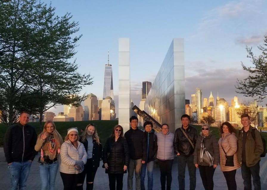 New York City Night Views - A panoramic hop-on-hop-off tour - Why New York looks best from across the river