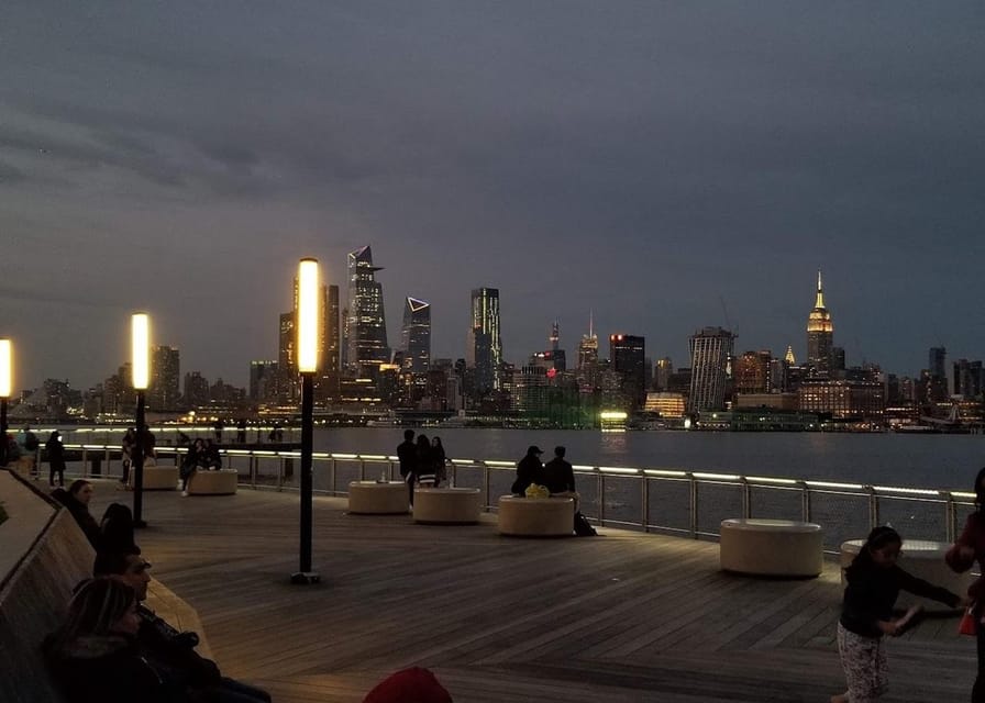 New York City Night Views - A panoramic hop-on-hop-off tour - Passing the Empire State Building