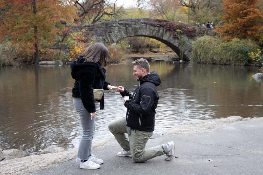 New York City or Brooklyn: Photoshoot in Iconic Locations - DUMBO and the Brooklyn Bridge