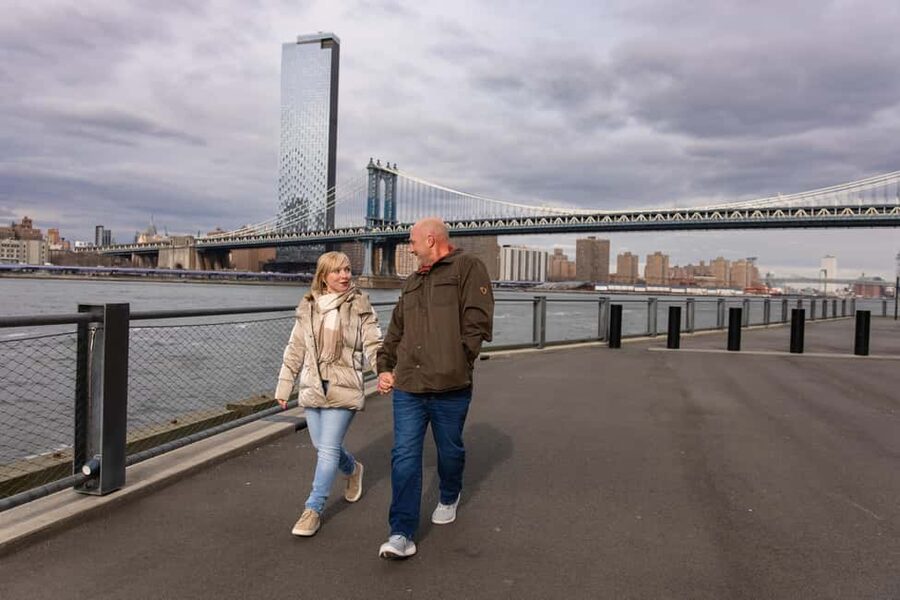 New York City: professional photoshoot Dumbo or Central Park - Finishing in DUMBO