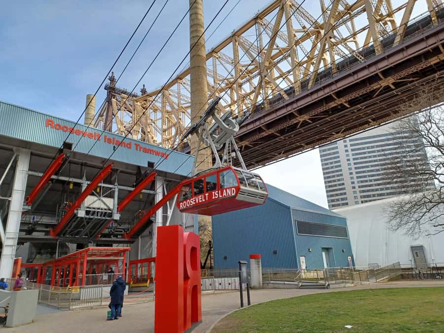 New York City: Roosevelt Island Walking Tour with Tram Ride - Starting at the Roosevelt Island Tram Plaza