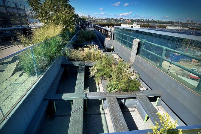 New York City's High Line: A Self-Guided Audio Tour - General Theological Seminary and a quieter change of mood