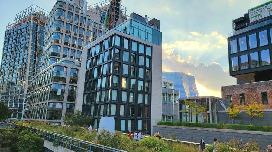 New York City: Secrets Of High Line Park Walking Tour - The Meatpacking District, from rough edges to high style