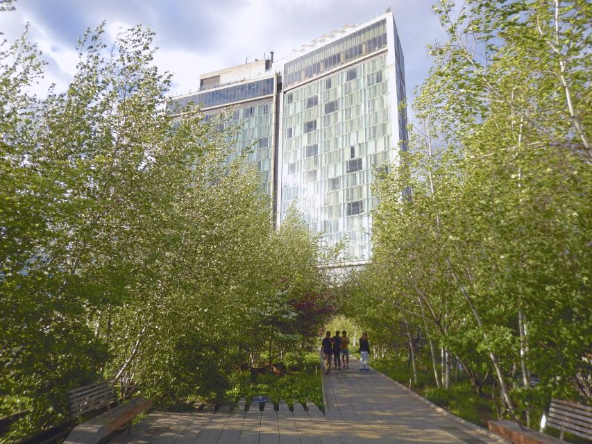 New York City: Secrets Of High Line Park Walking Tour - Walking the complete High Line