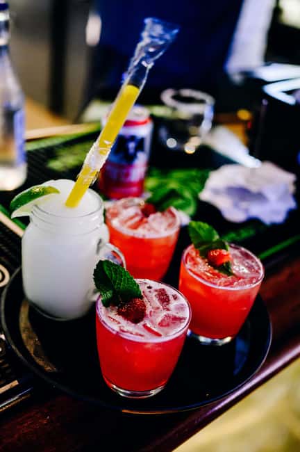 New York City: Sip 'N Groove Evening Cruise with Live DJ - Key points to know