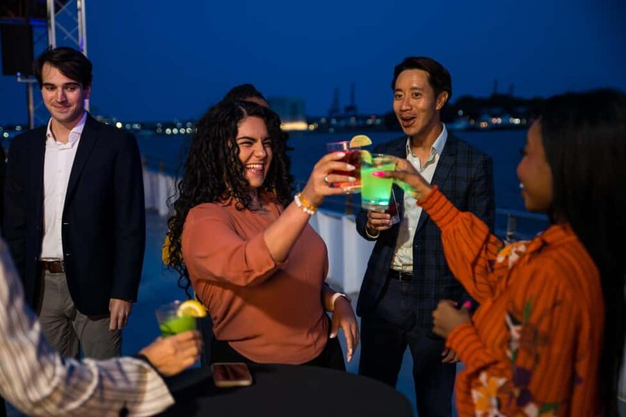 New York City: Sip 'N Groove Evening Cruise with Live DJ - The New York skyline from Midtown to Lower Manhattan