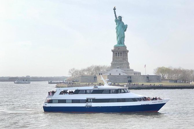 New York City Skyline and Statue of Liberty Cruise - The skyline comes into focus on the water