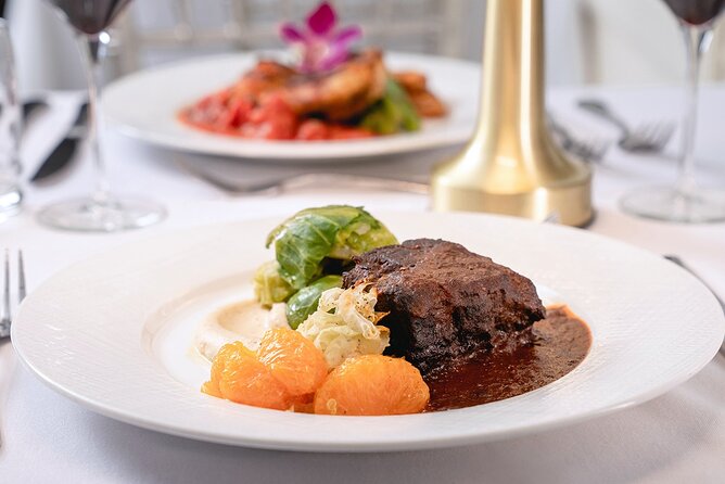 New York City Skyline Dinner Cruise - The three-hour schedule and what the timing means