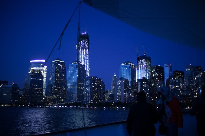 New York City Sunset Jazz Sail aboard Clipper City - Drinks, seating, and comfort on deck