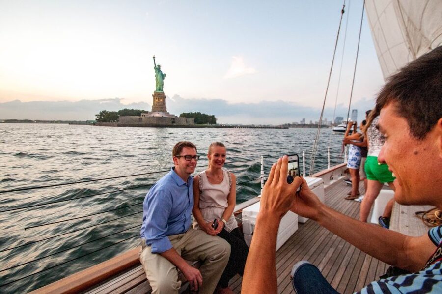 New York City: Sunset Sail Aboard a Schooner - What the included drink really adds